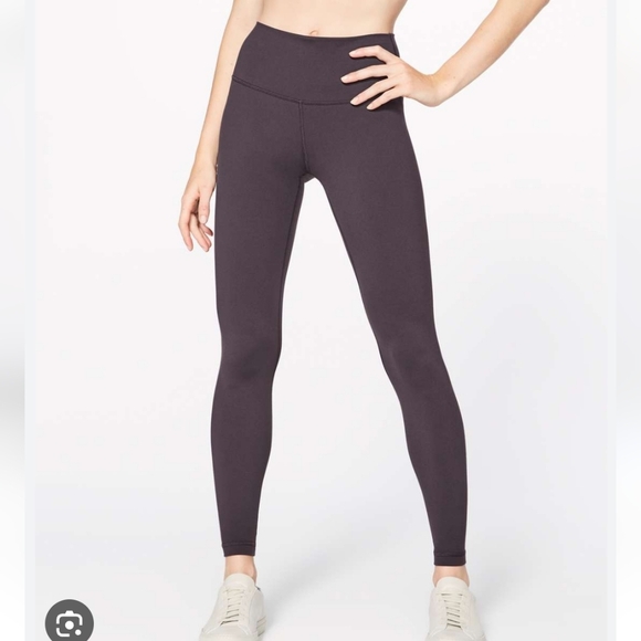 lululemon athletica Pants - Lululemon wunder under 26.5"
